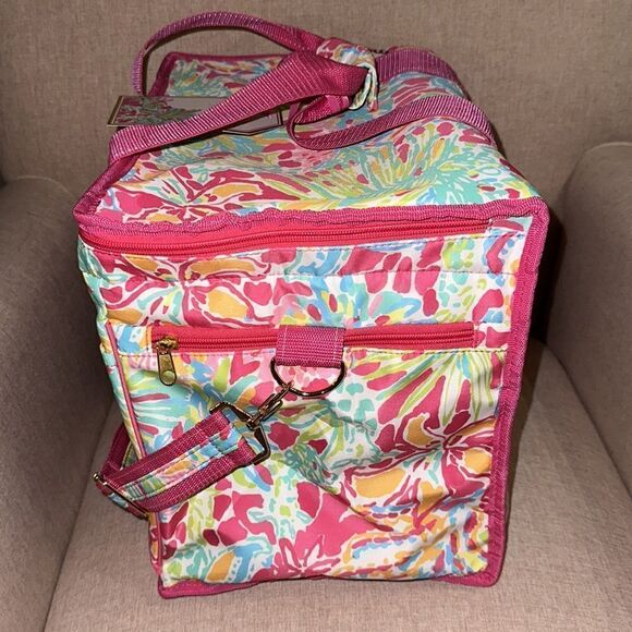 Lilly Pulitzer Insulated Cooler in “Spot Ya”! - Picture 5 of 7